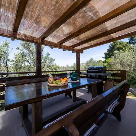 Holiday home Robinson House