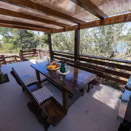 Holiday home Robinson House